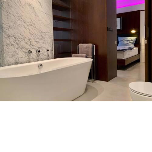 007 Downtown Apartment