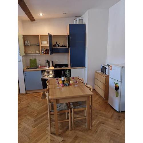 2 rooms, 60m2. Center, 10min walk to Wenceslas Square, Praha 2