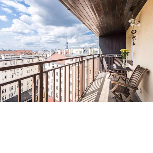 2BR Rooftop Terrace Apt w. Netflix