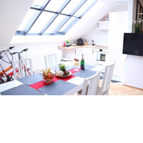 3BR Royal Apartment Vinohrady
