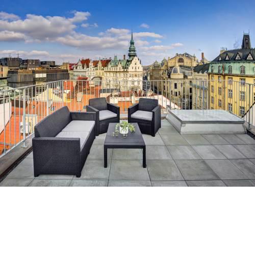 4 Arts Suites