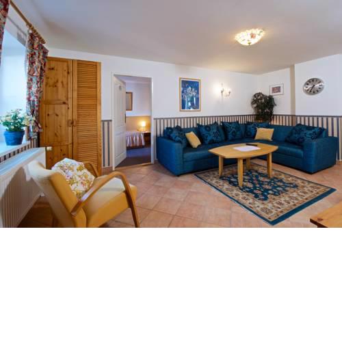 Alice Apartment House