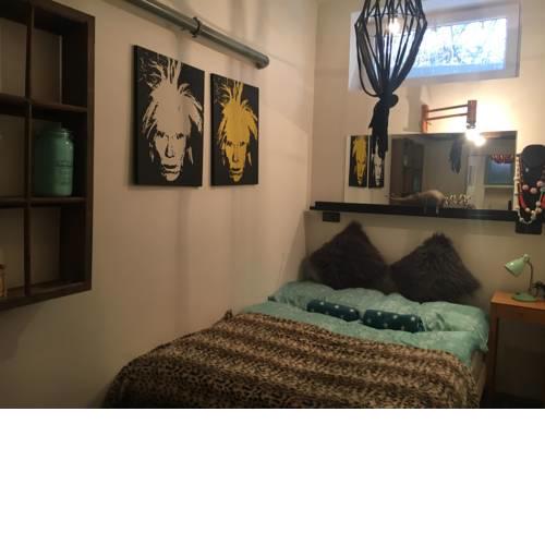 Andy Warhol flat with free parking