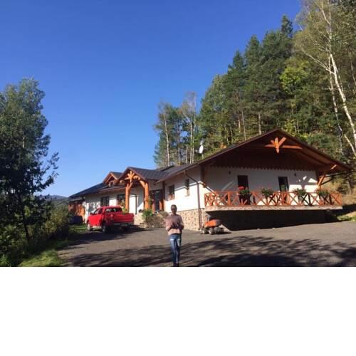 Apartmánový dům nad jezerem