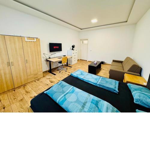 Apartment with Workspace and TV