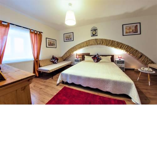 Beautiful Old Town Apartment