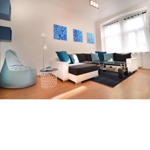 BLUE LIGHT APARTMENT