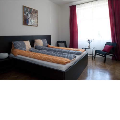 Bright Stylish Apt in DT +A/C +5minOldTownSq