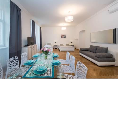 Central Superior Apartments and Suites