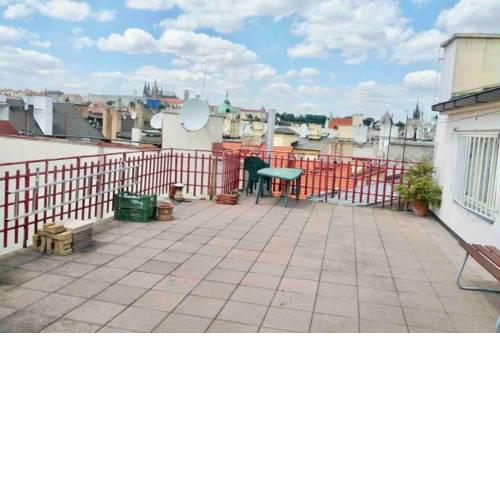 CENTRE RESIDENCE AT THEATRE + BALCONY
