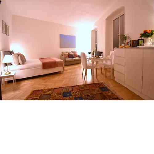 Charming Old Town centre studio