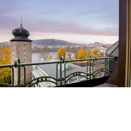 Dancing House Riverside Penthouse #18