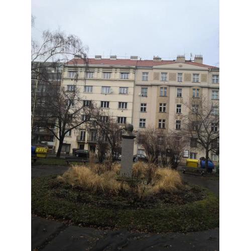 Economy flat 18 minutes from Vaclavske namesti