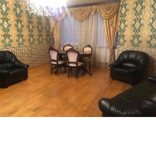 Emerald Suite