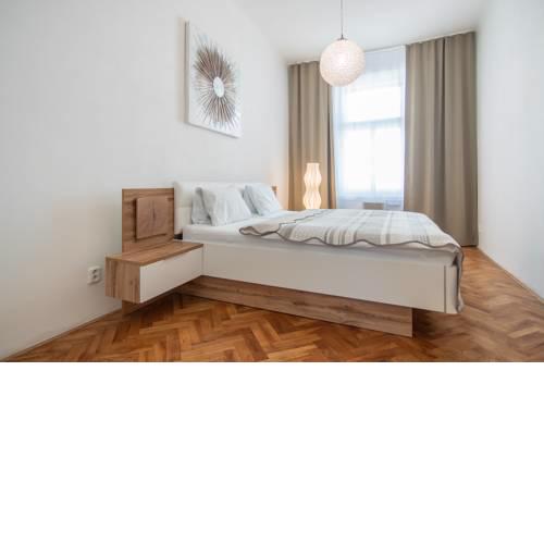 Family apartment with free parking by easyBNB