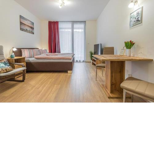Flat with Bathtub & Balcony, only 12min Centrum, 200Mb WIFI