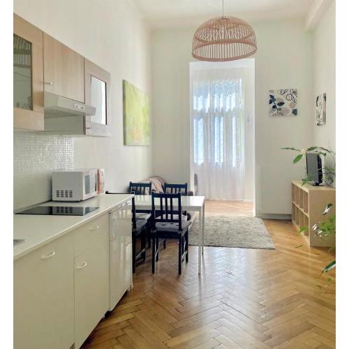 Gallys Apartments