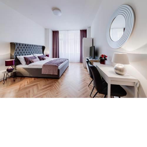 Gold Art Apartments