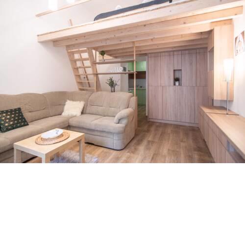 Great looking apartment few steps away from Bus Train Station by easyBNB