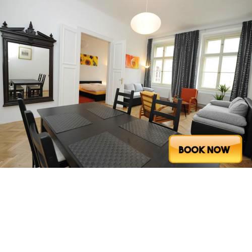 Historic Bright & Spacious Apt 2'Wenceslas Sq