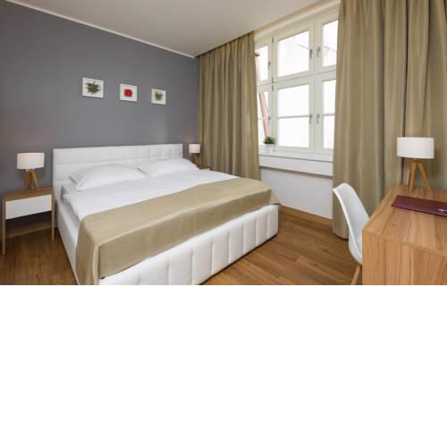 Hotel Garden Court