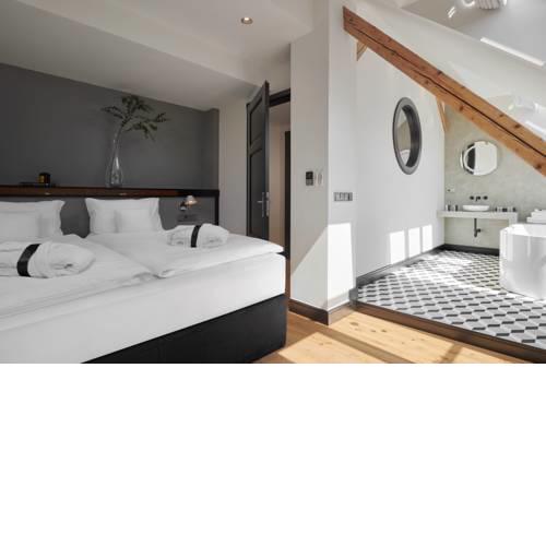 Hotel Republika & Suites