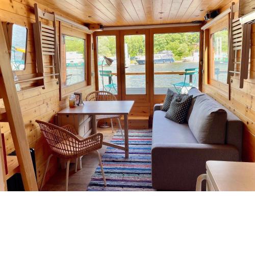 Houseboat Ginger Prague