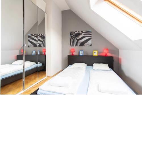 KUBM6 · Spacious central roof-flat for 6
