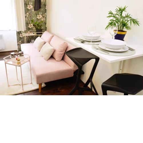 Lazy Sofa ° Apartment