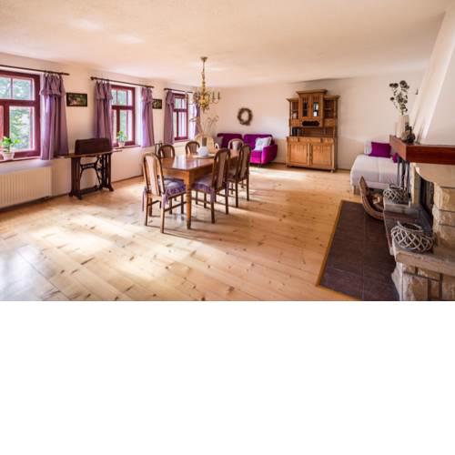 Lovely historic cottage in the foothills of Jested