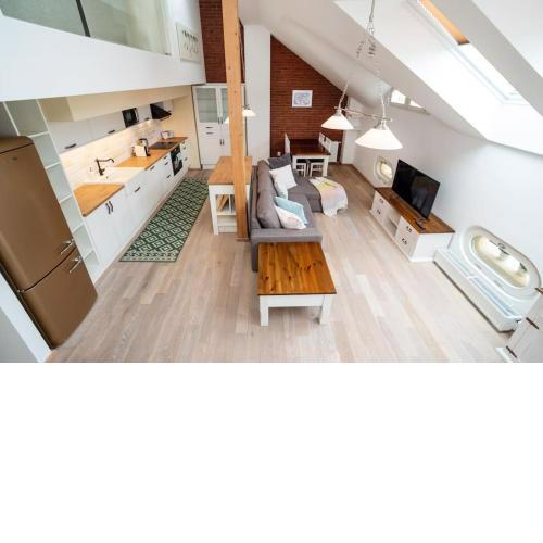 Luxurious and chic duplex 2 bed apartment