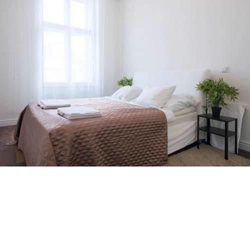 Luxury two bedroom apartment with two bathrooms in Karlin by easyBNB