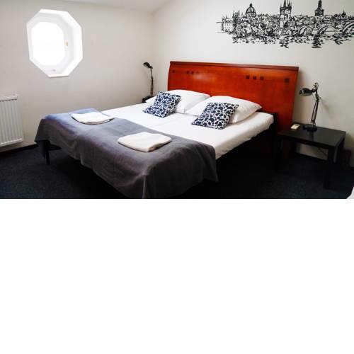 Mai Bohemia Hostel and Apartment