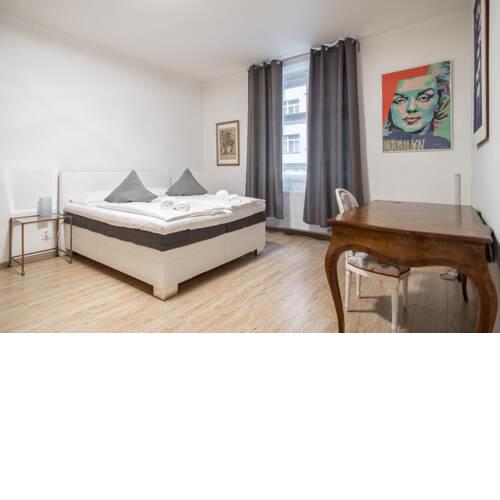 Marilyn apartment with with a touch of vintage by easyBNB