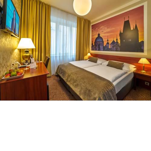Metropolitan Old Town Hotel