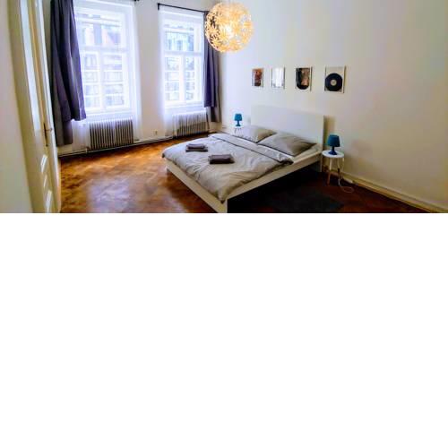 Old town large apartment - 2 separate bedrooms