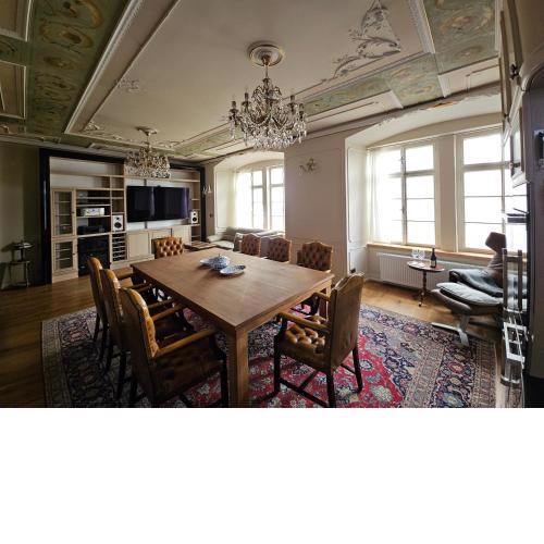 Old Town Royal Apartment