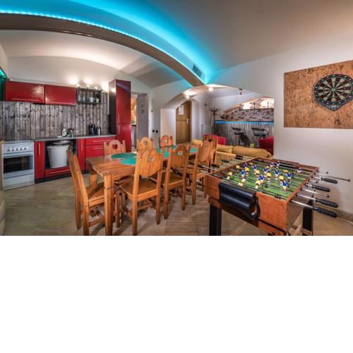 Party Underground with Pooltable