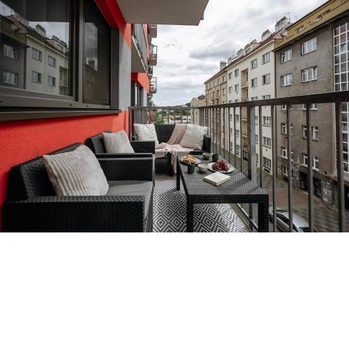 Prague Days - Bright Apartment - Balcony - Private Parking
