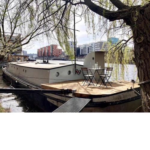 Prague on Boat, Privat Pier, Free Parking