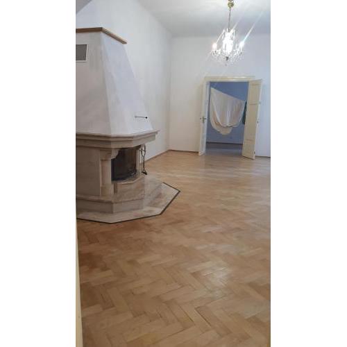 Private room in shared luxurious palace like apartment with 2 bathrooms incl whirlpool