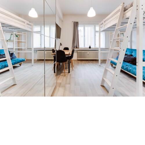 Spacious studio on metro, Netflix, near park