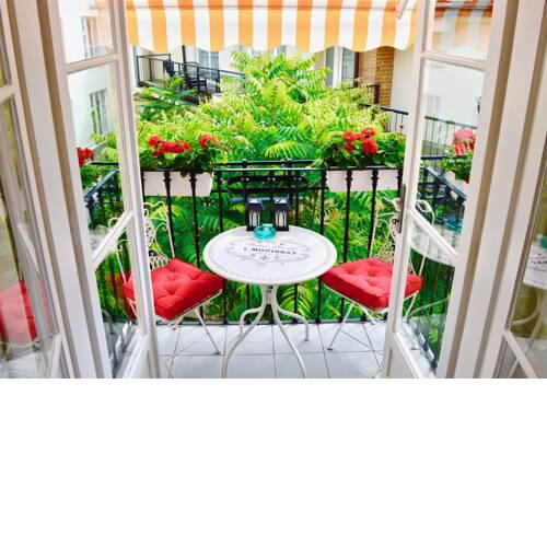 Tranquility, Elegance, Old Town apt with Balcony