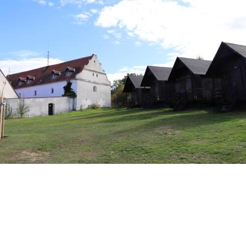 tvrz Holešice Orlická přehrada - Chaty