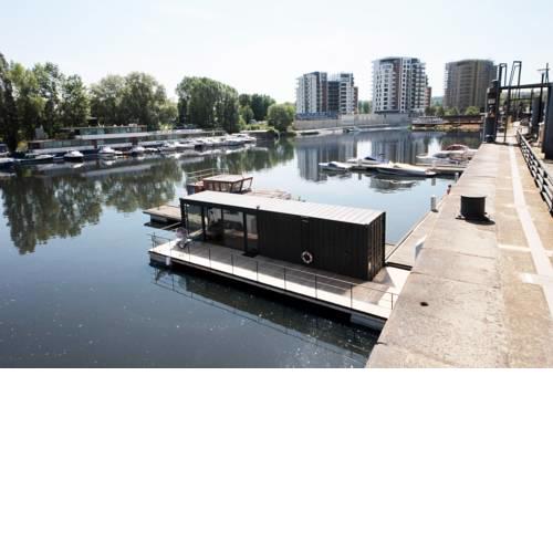 Unique floating houseboat by easyBNB
