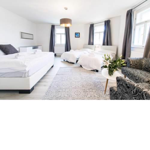 VENIA Apartments