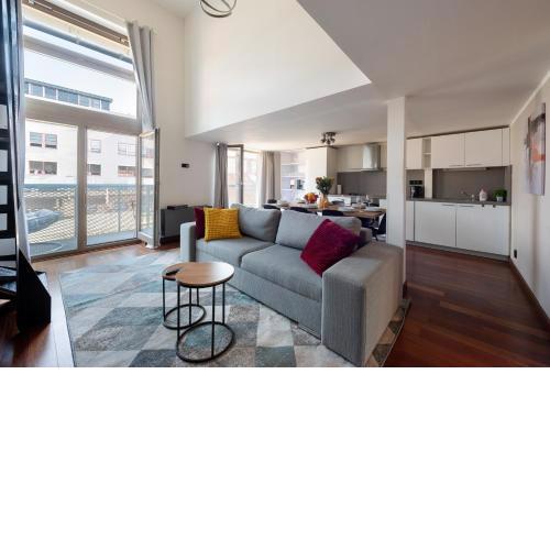Deluxe apartments with balcony near center Prague